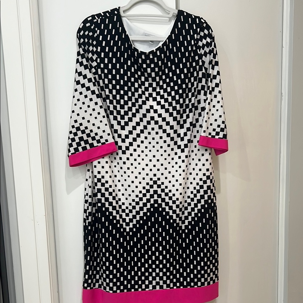 Sandra Darren Black and White Sheath Dress with Cuffed Sleeves
